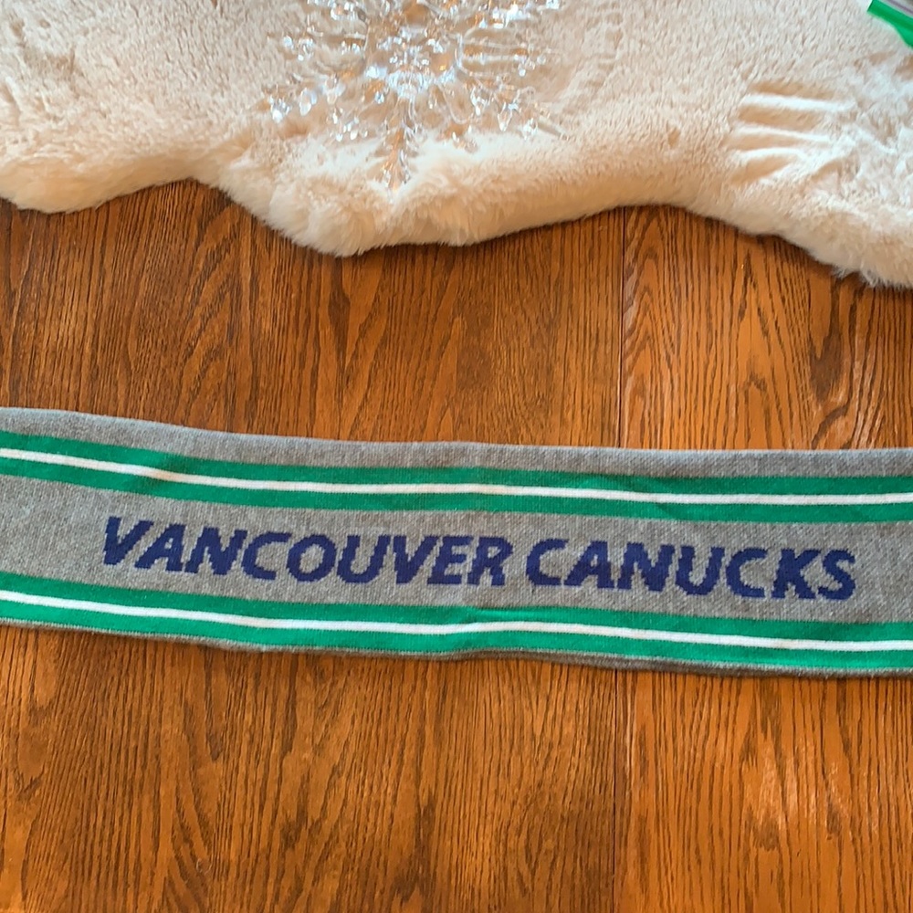 Vancouver canucks scarf - Picture 2 of 4
